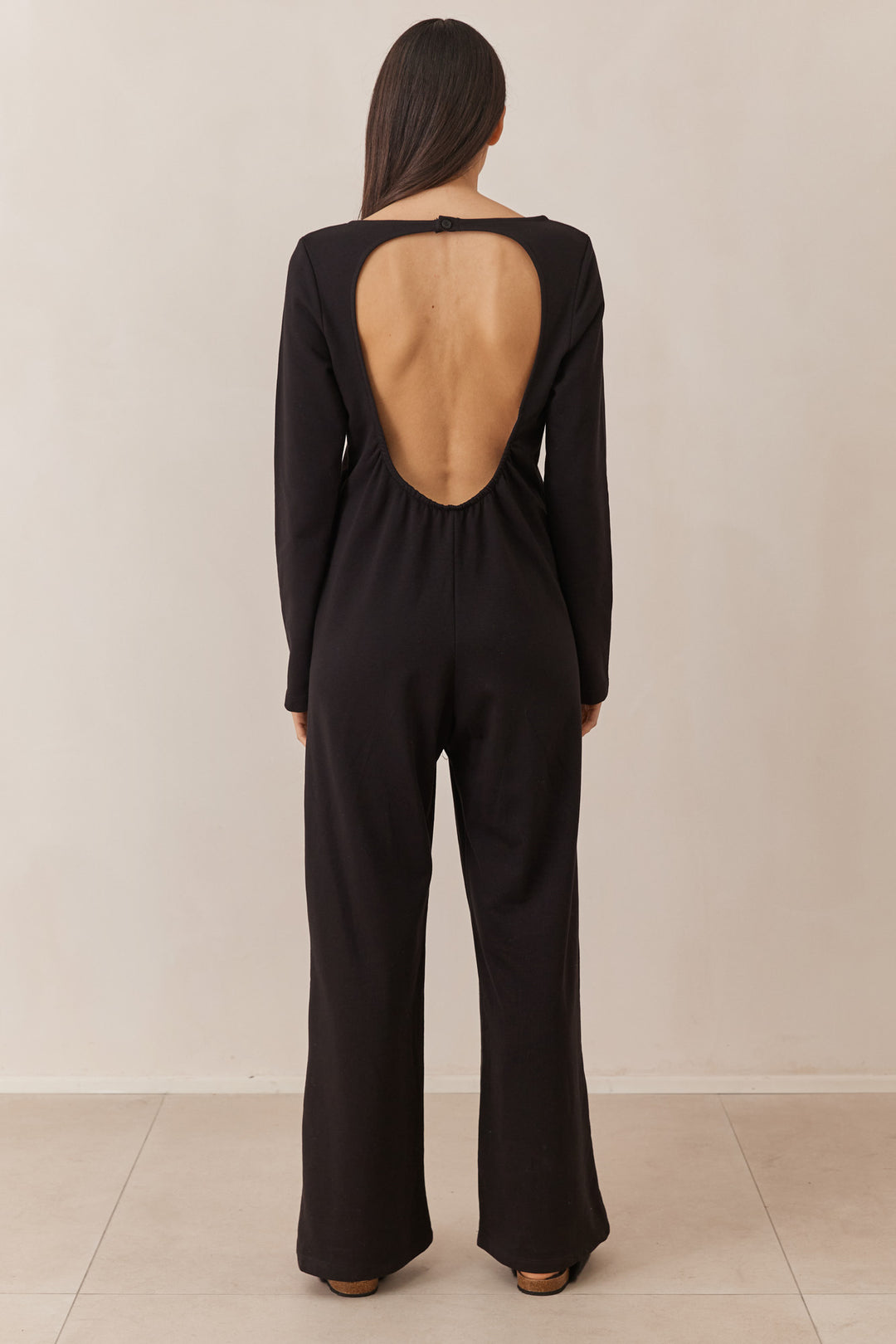 אוברול איזבל מחשוף וי | שחור