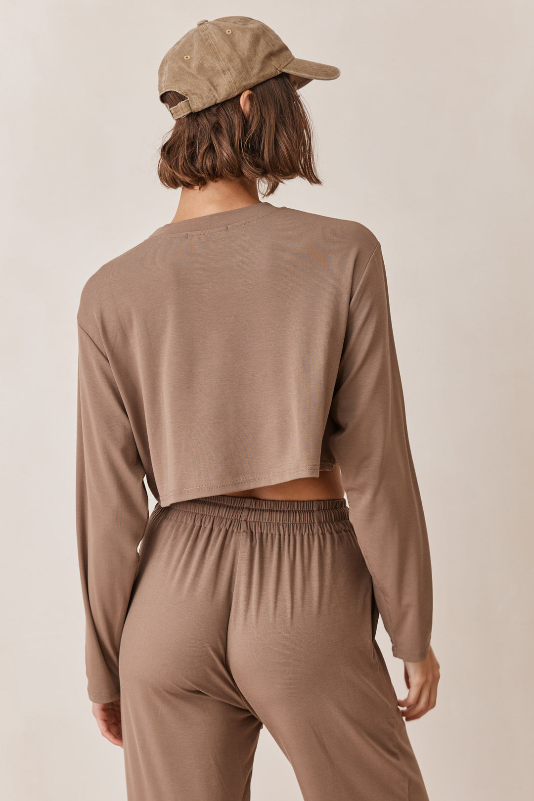 חולצת נורי קרופ שרוולים ארוכים | חום