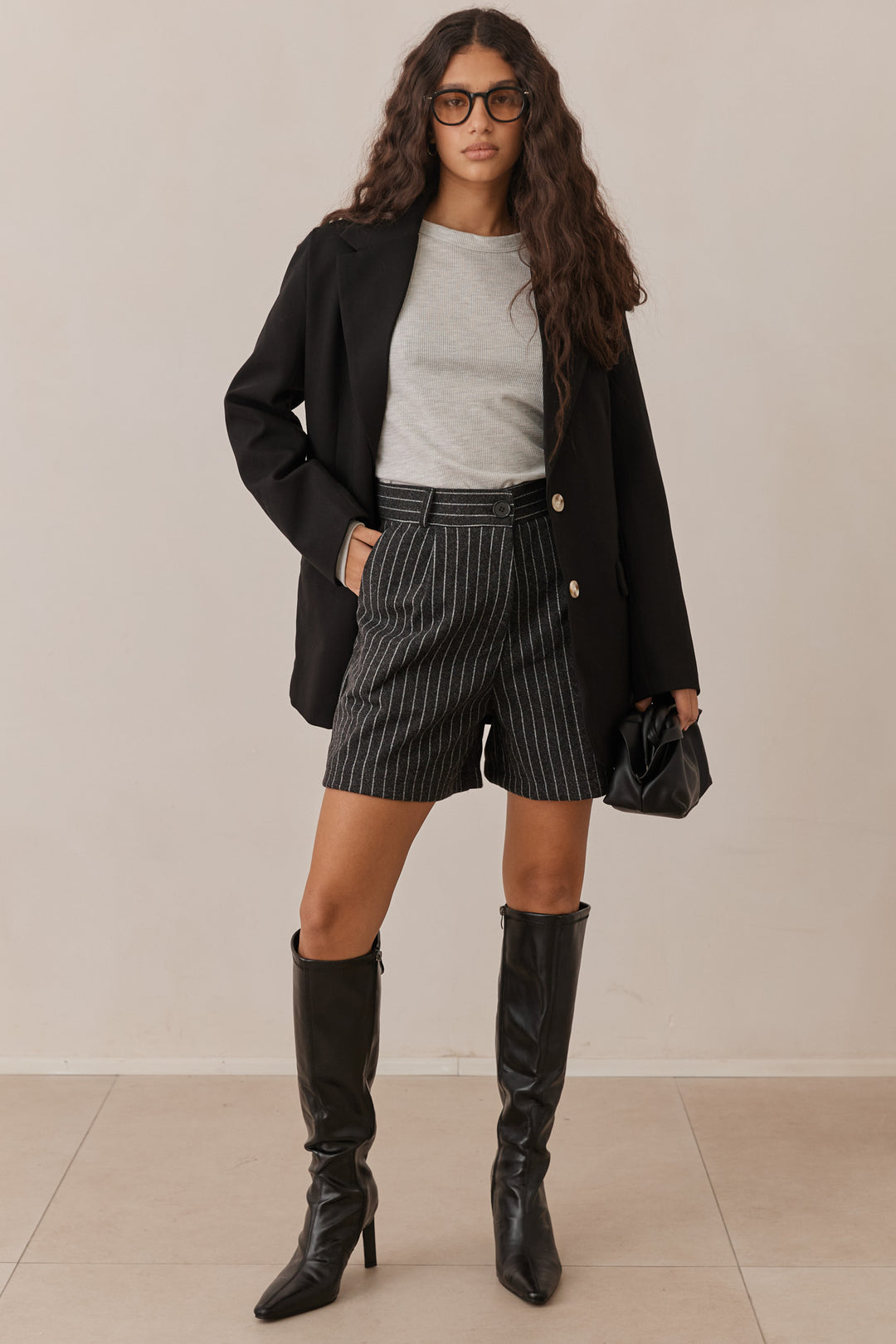 מכנסי שורט דייזי סטרייפס | אפור כהה