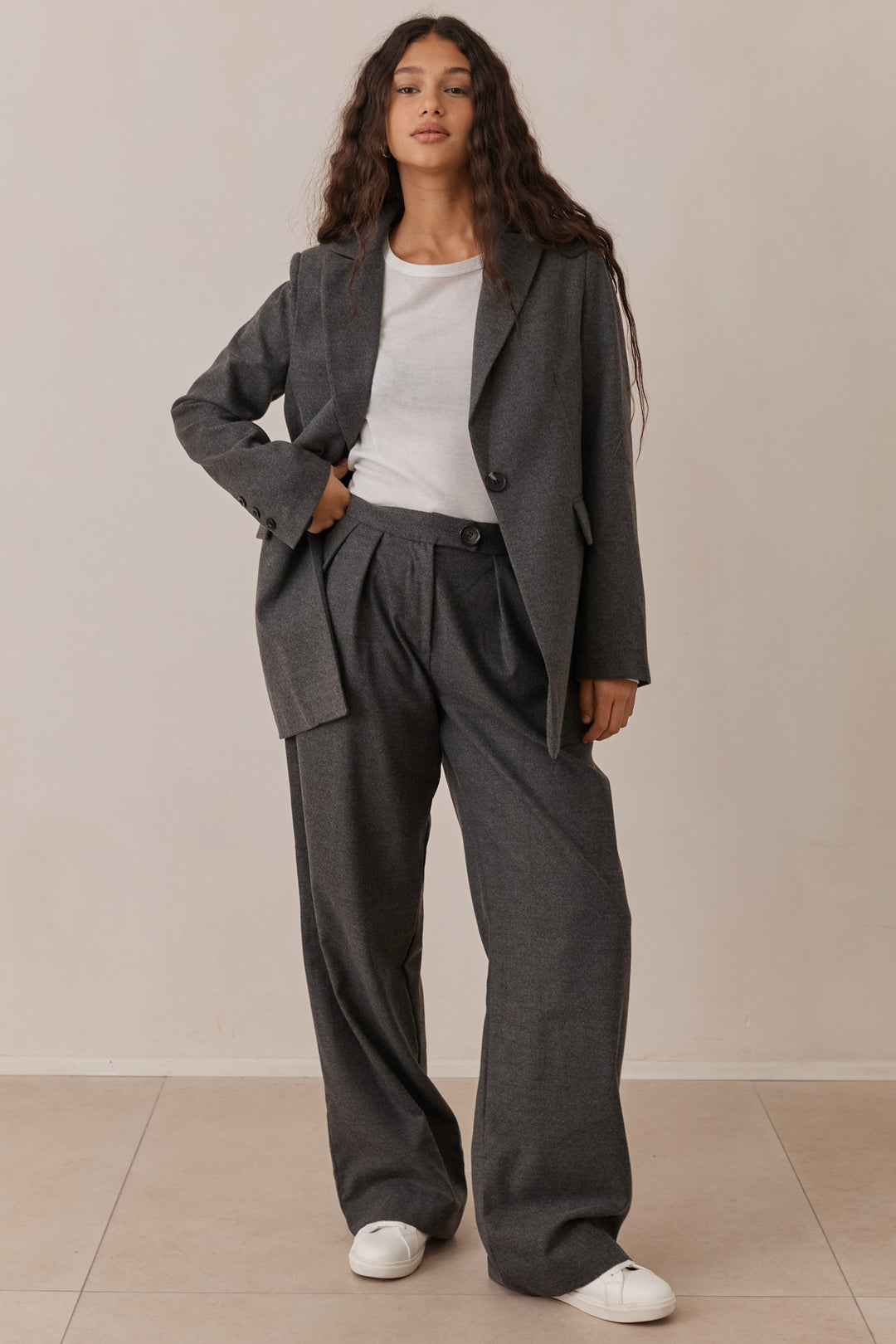 מכנסיים מחויטים בוסטון בד צמרי | אפור כהה