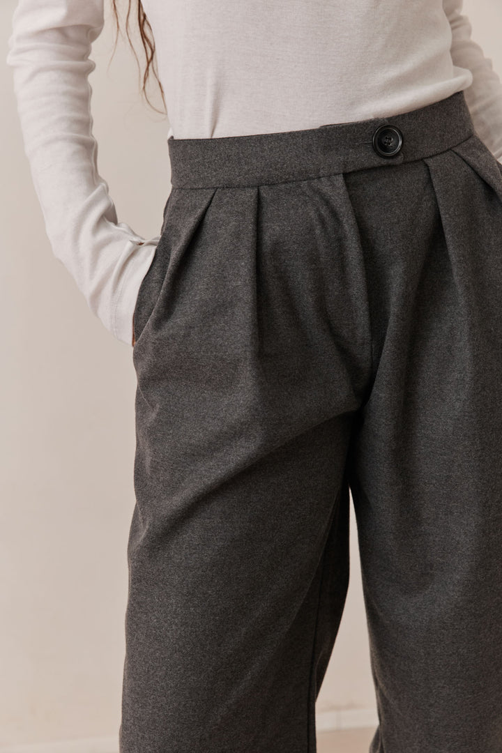 מכנסיים מחויטים בוסטון בד צמרי | אפור כהה