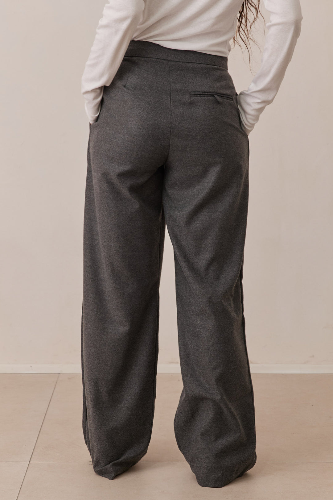 מכנסיים מחויטים בוסטון בד צמרי | אפור כהה