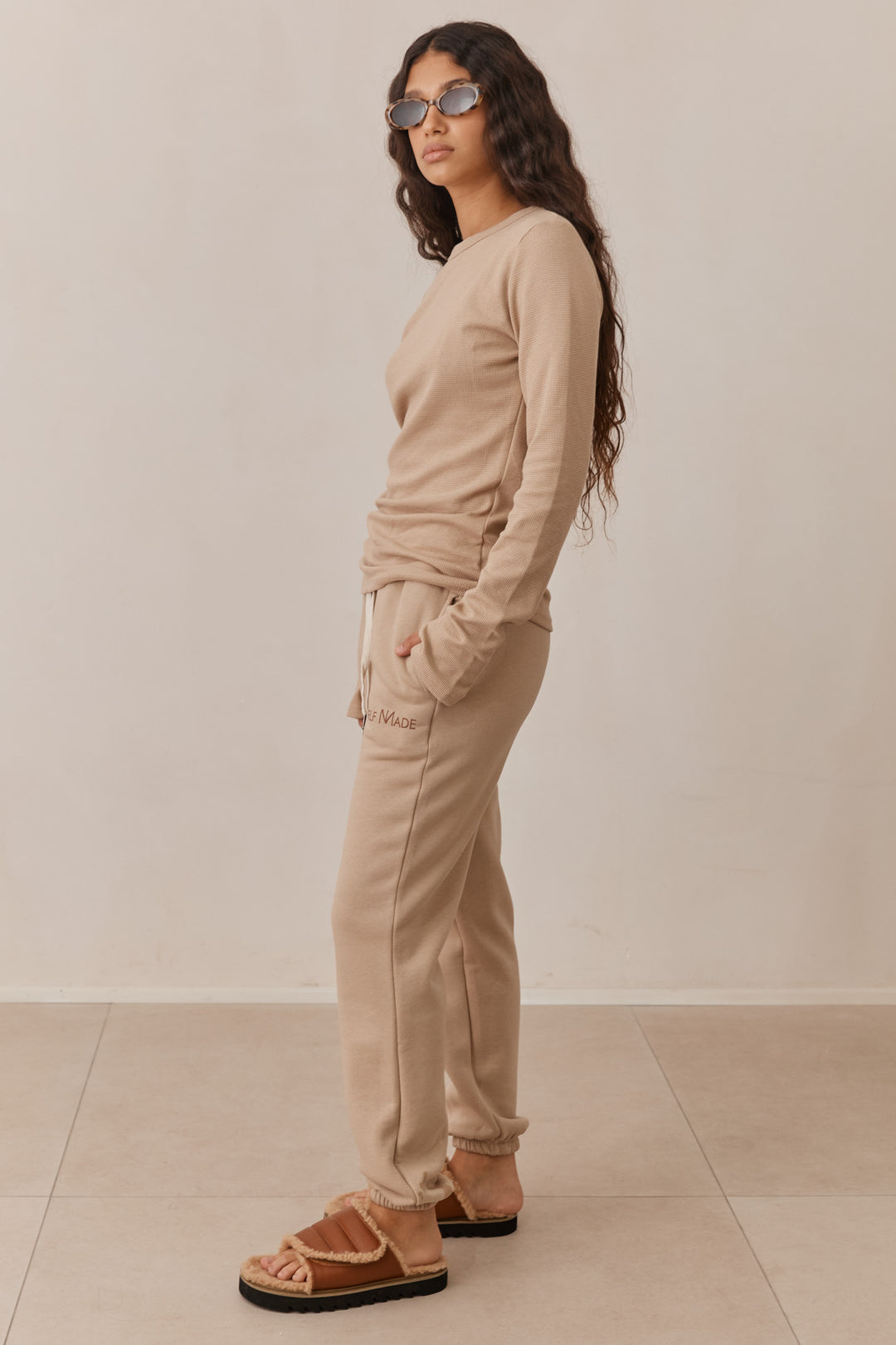 טי שירט לני וופל שרוולי כפפה | בז'