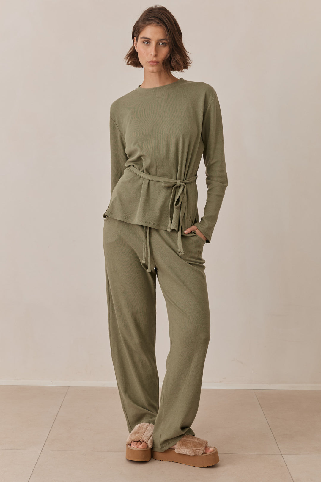 מכנסי מארני בד ריב בשילוב רקמת לוגו | ירוק זית