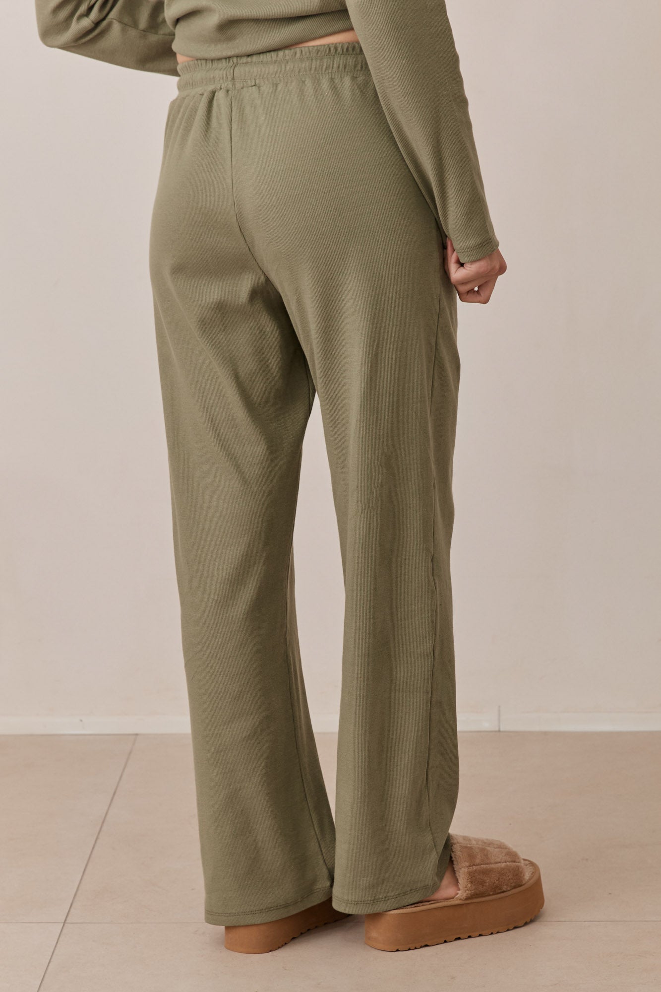 מכנסי מארני בד ריב בשילוב רקמת לוגו | ירוק זית