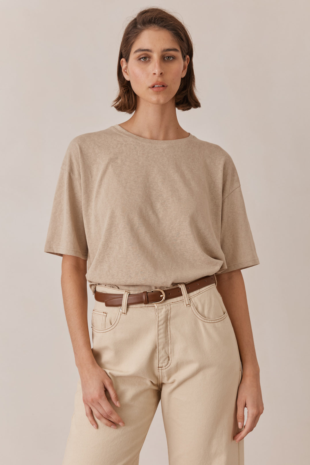 טי שירט אייברי גזרה אוברסייזית שקפקפה | בז'