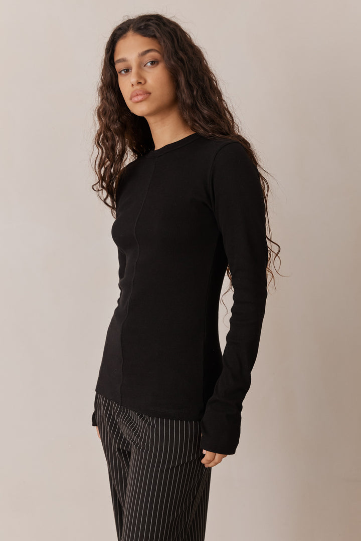 חולצת מיה בד ריב שרוולי כפפה ותפר קדמי | שחור