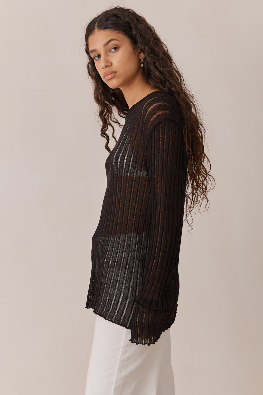 חולצת רשת איזבל מבד סריג | שחור