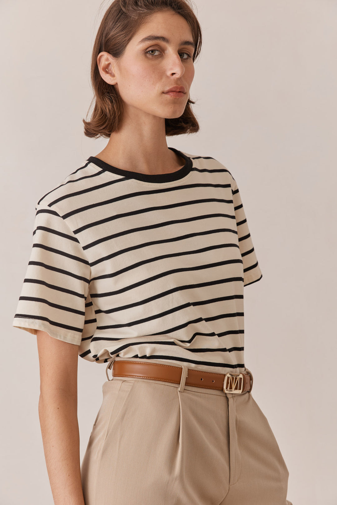 טי שירט אלכס סטרייפס | שמנת/שחור