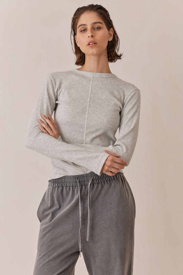 חולצת מיה בד ריב שרוולי כפפה ותפר קדמי | אפור