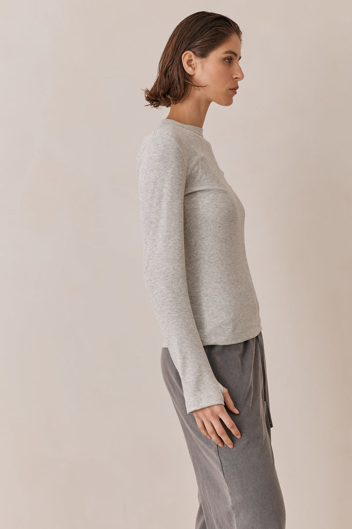 חולצת מיה בד ריב שרוולי כפפה ותפר קדמי | אפור