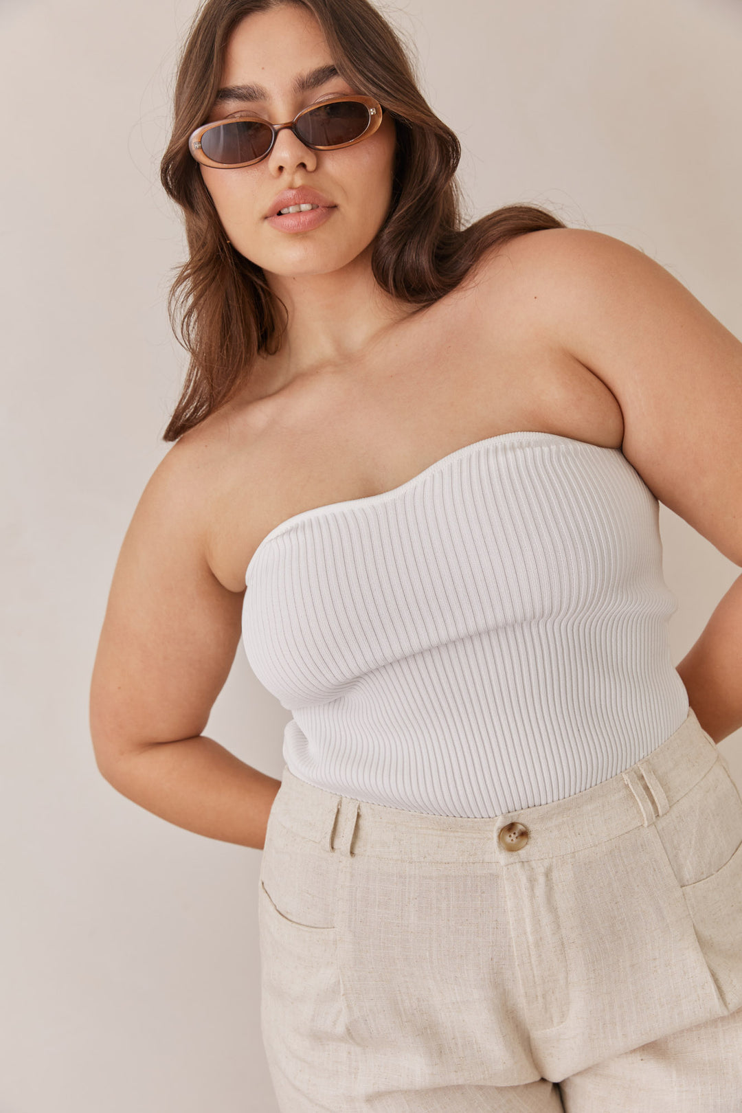 סטרפלס אן בד ריב מחשוף לב | לבן