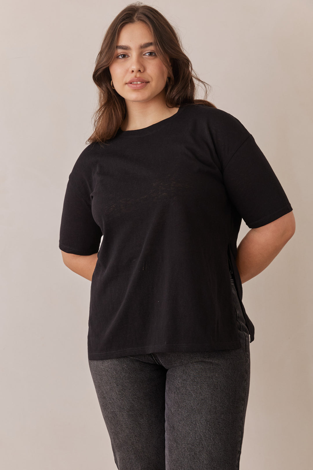 טי שירט אייברי גזרה אוברסייזית שקפקפה | שחור