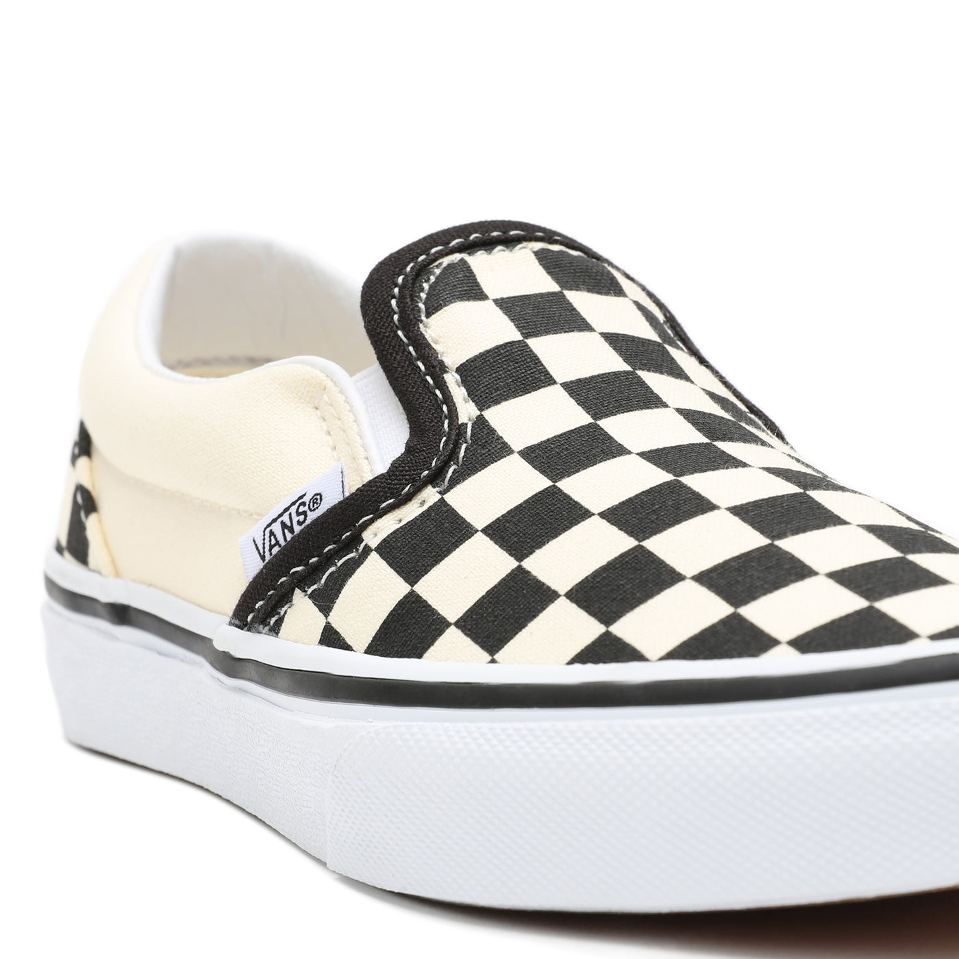 VANS- דגם UY Classic Slip-On | לבן/שחור