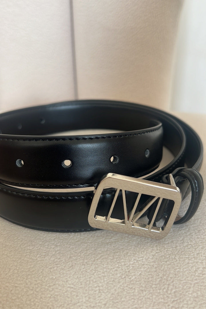 חגורת לוגו MN | שחור/כסף