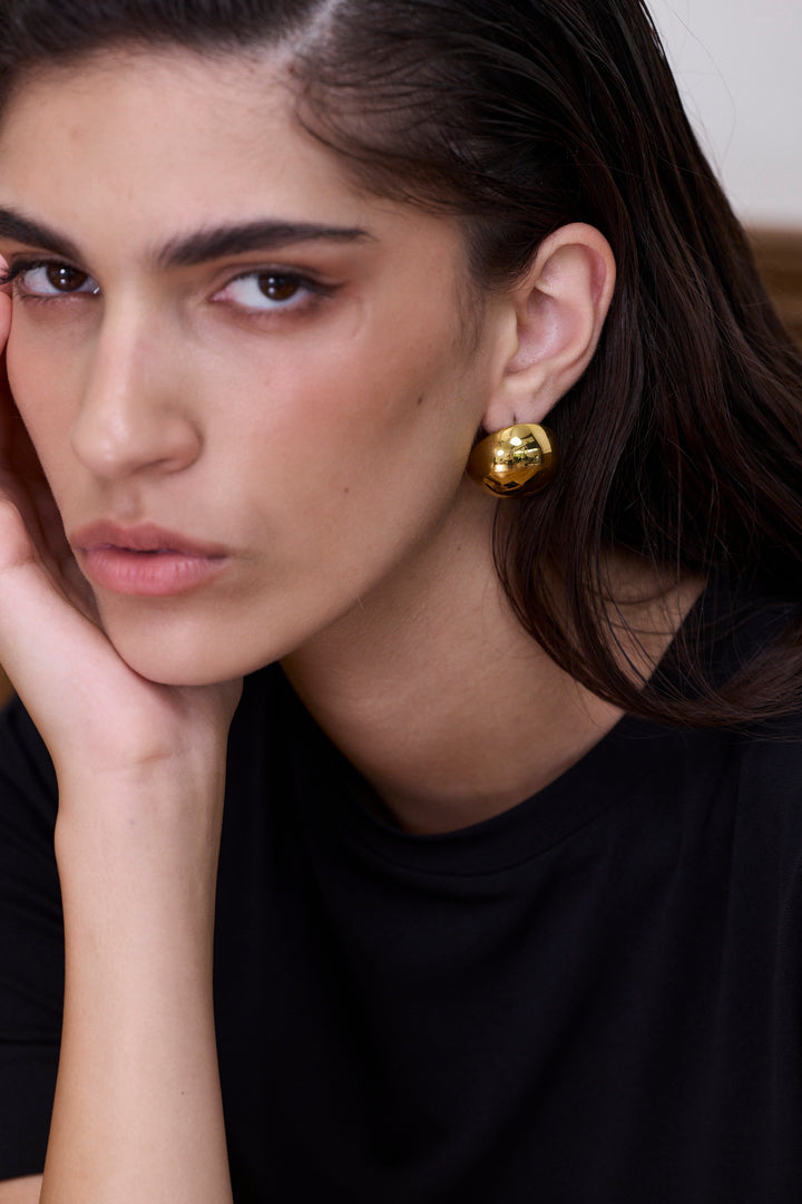 עגילי כדור צמודים ליב | זהב