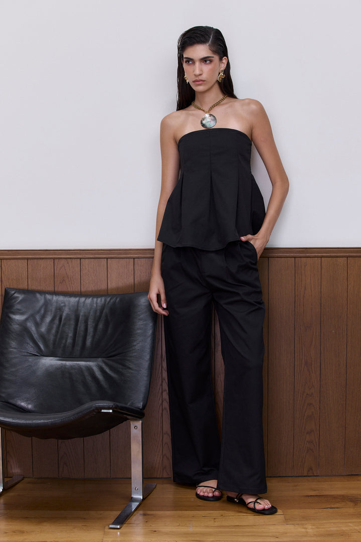 טופ סטרפלס כריסטה בשילוב קפלים | שחור