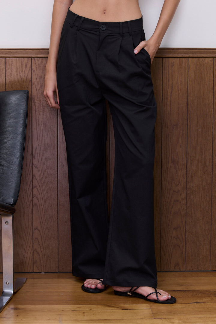 מכנסי כריסטה גזרה ישרה | שחור