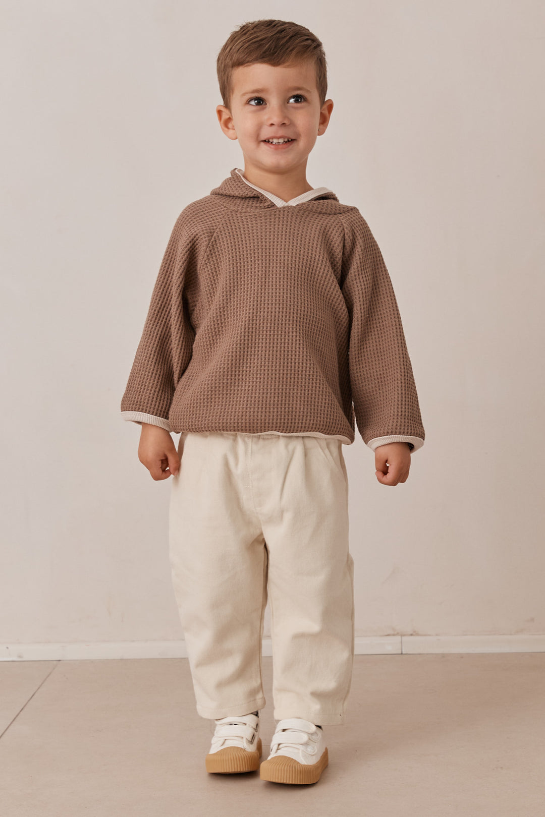 סוויטשירט מבד וופל בשילוב קפוצ'ון | חום