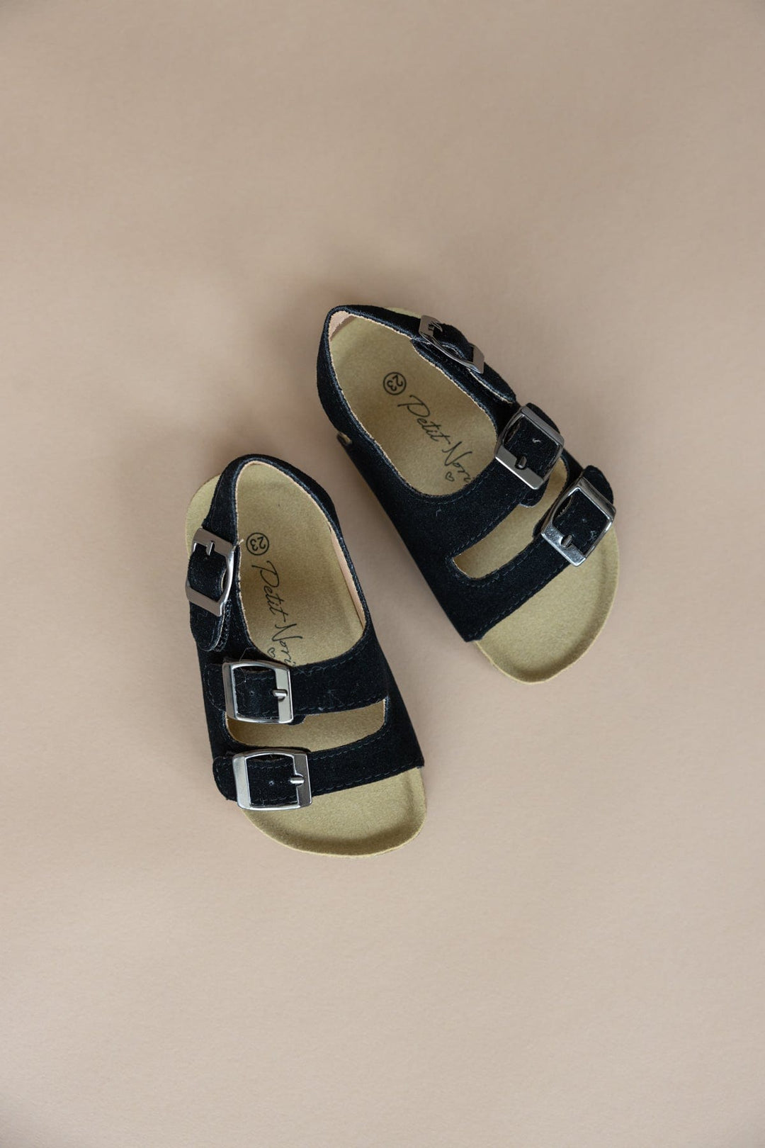 סנדלי שרי רצועה כפולה | שחור