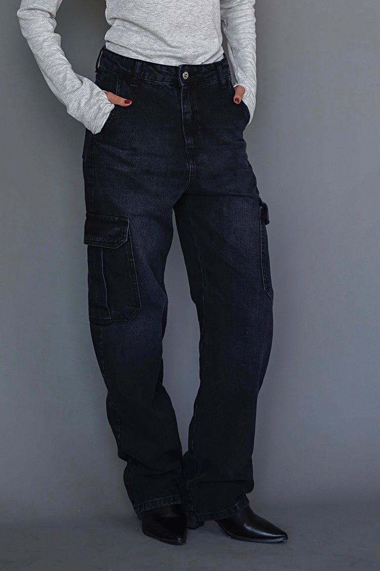 מכנסי ג׳ינס דגמח דיינה כיסים צדדיים | שחור