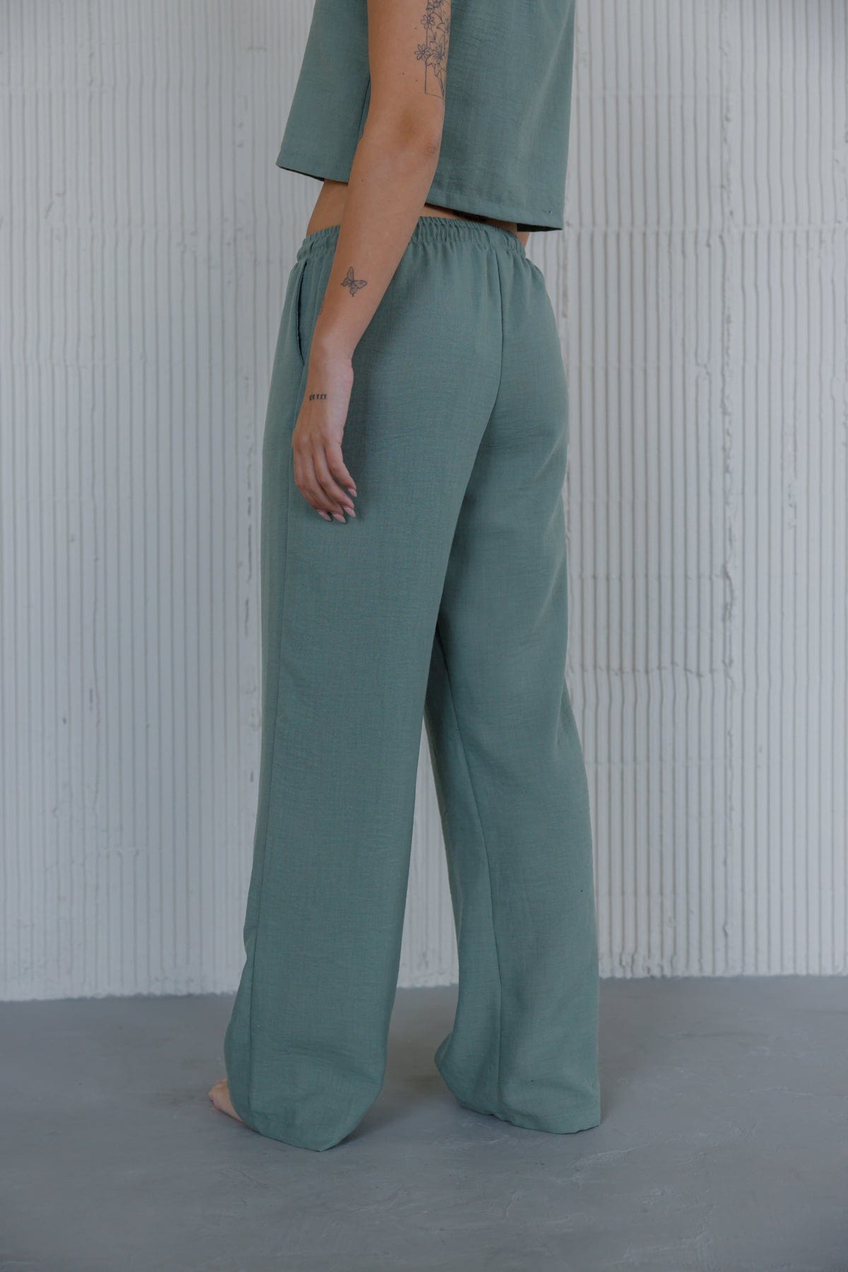 מכנסי גוני דמוי פשתן בשילוב גומי | ירוק זית
